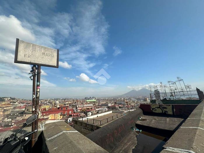 Appartamento con 6 locali in vendita in Corso Vittorio Emanuele, Quartieri Spagnoli, Napoli