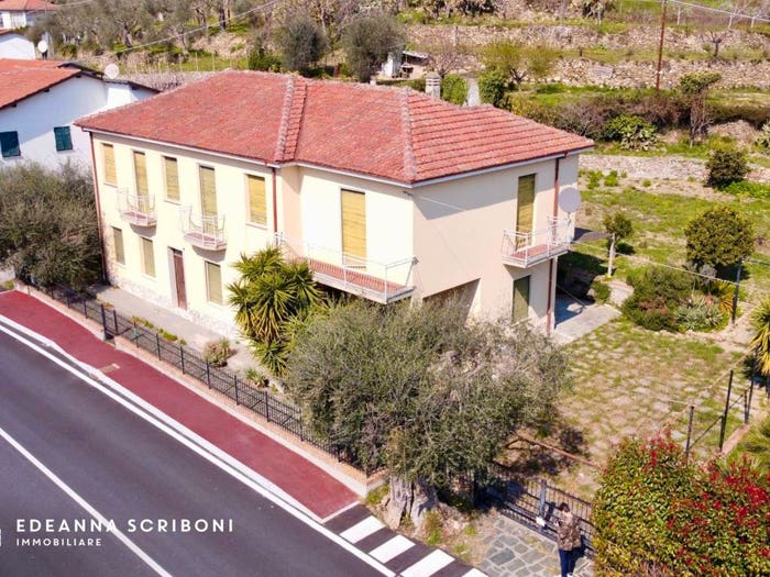 Casa con 6 locali in vendita in Via Divizia, San Bartolomeo, Andora
