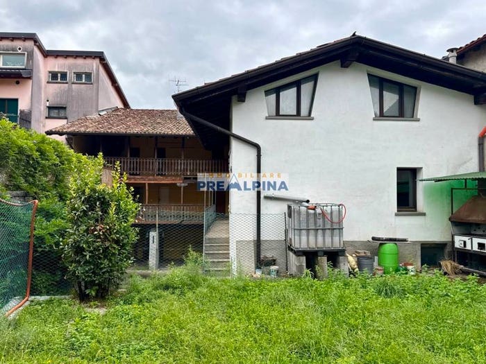Casa con 6 locali in vendita in VIA IV NOVEMBRE, Centro, Gandino