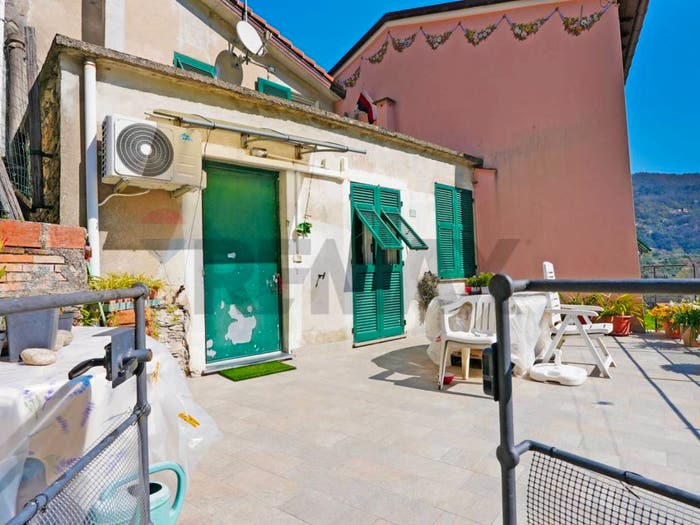 Casa con 6 locali in vendita in Via Terrile, Terrile, Uscio