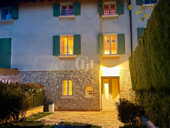 Casa trilocale in vendita in Località Baccoli di Sopra, Centro, Peschiera del Garda