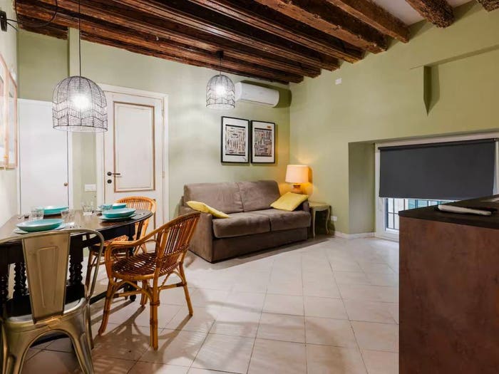 Appartamento bilocale in vendita in Via San Luca, Caricamento, Genova