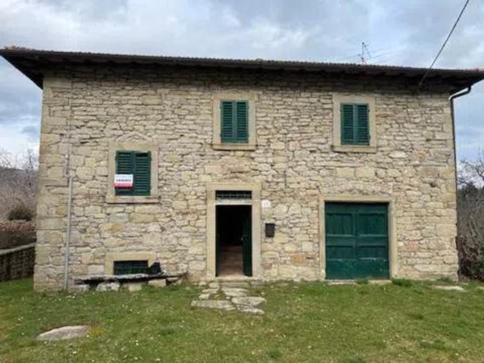 Casa con 6 locali in vendita in Strada Provinciale Di Caiano No Number, Castel San Niccolò