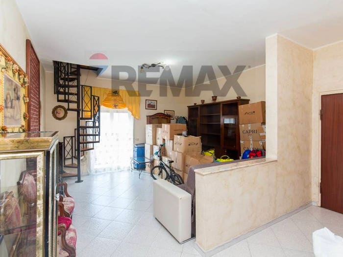 Appartamento con 6 locali in vendita in Via Della Lucciola, San Giorgio, Catania