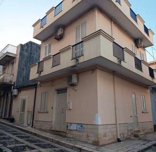 Casa con 6 locali in vendita in Via San Martino, Centro, Pachino