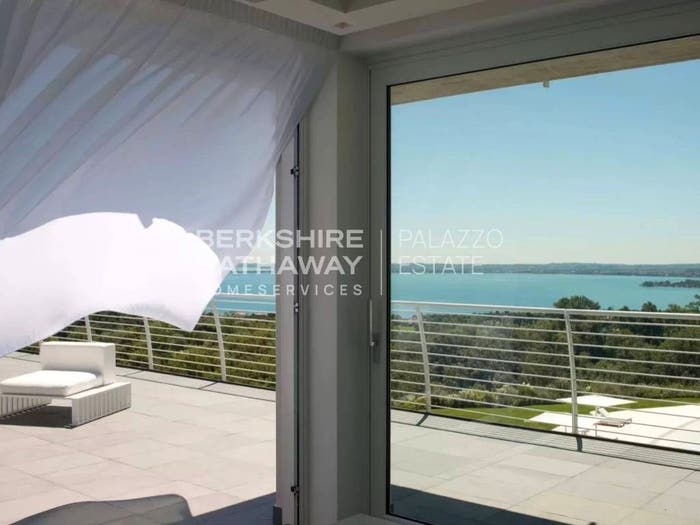Appartamento trilocale in vendita in Padenghe sul Garda
