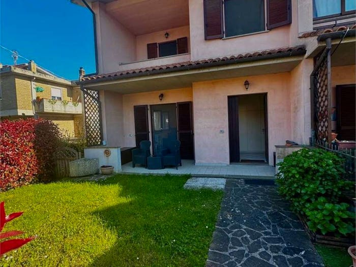 Casa con 6 locali in vendita in Farnetta, Montecastrilli