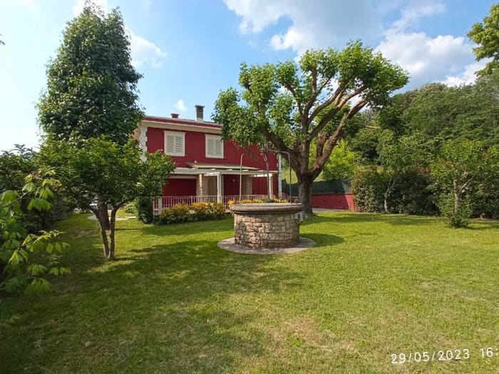 Casa con 6 locali in vendita in via Pescaglia, Camaiore Paese, Camaiore