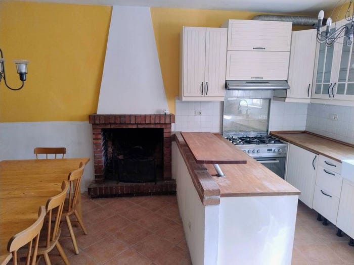 Casa con 6 locali in vendita in Via Fonda Seconda, Montuolo, Lucca