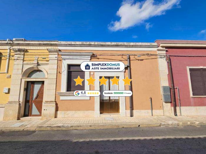 Appartamento trilocale in vendita in via Principe Amedeo, Canicattini Bagni