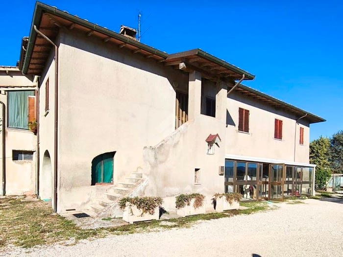 Casa con 6 locali in vendita in Via Della Gomma, Montebello, Perugia