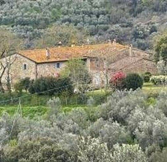 Casa con 5 locali in vendita in Via Castra, Capraia e Limite
