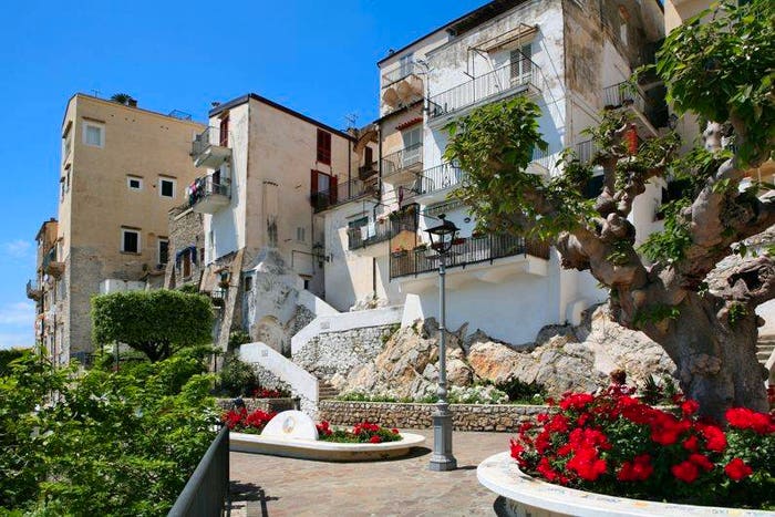 Appartamento bilocale in vendita in Via Cristoforo Colombo, Centro, Sperlonga