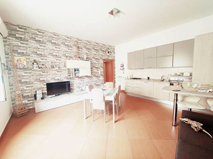 Appartamento trilocale in vendita in Via Santa Caterina, Centro, Casamarciano