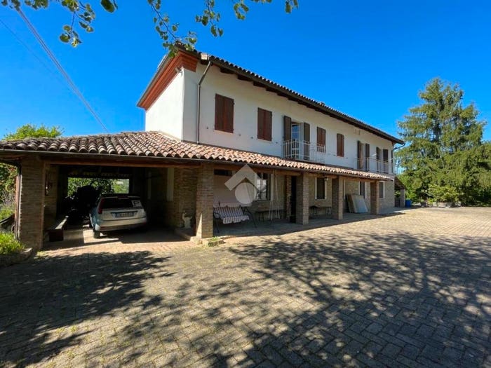 Casa con 5 locali in vendita in Regione Castagnole, Canelli