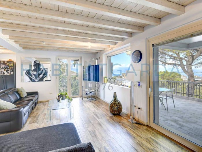 Casa con 5 locali in vendita in Via Fratelli Bandiera, Desenzano Centro, Desenzano del Garda