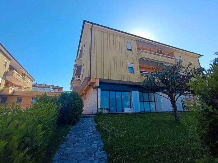 Appartamento quadrilocale in vendita in Via Angelo Sacchetti Sassetti, Rieti