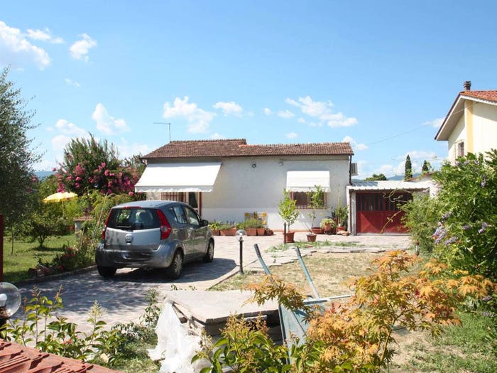 Casa trilocale in vendita in Via del Fiume, Centro, Chiesina Uzzanese
