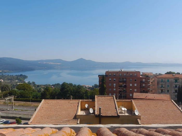 Appartamento con 6 locali in vendita in Via Prato Giardino, Centro, Bracciano
