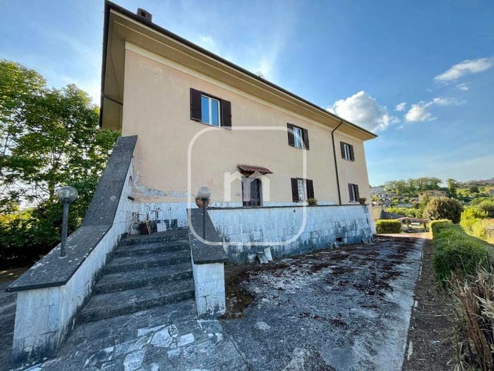 Casa con 6 locali in vendita in Via Valle dell'Oste, Centro, Artena