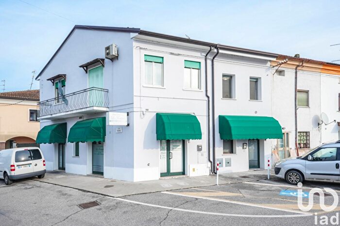 Appartamento bilocale in vendita in Via Roma C, Tresignana