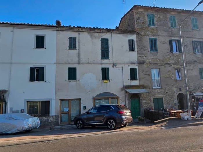 Casa con 6 locali in vendita in Via Fra' Filippo Longo, Magione