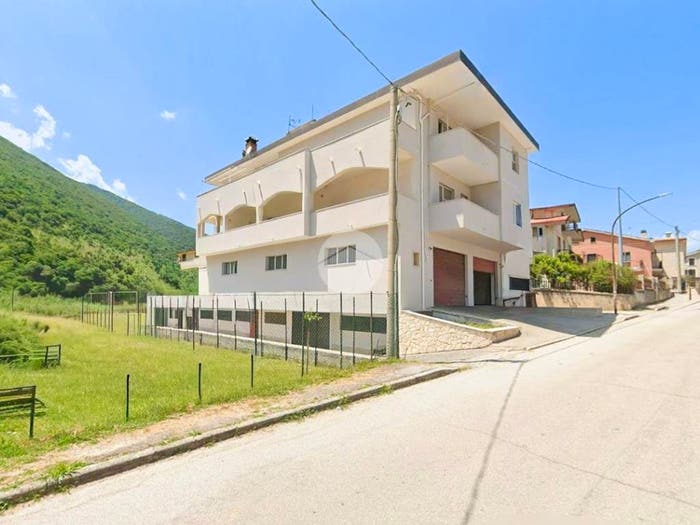 Appartamento con 5 locali in vendita in Via Polveriera, Centro, Capistrello