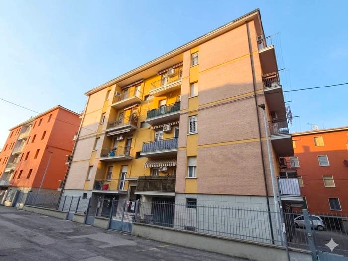Appartamento quadrilocale in vendita in Via dei Carbonari, Centro Garibaldi, Casalecchio di Reno
