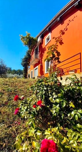 Casa con 6 locali in vendita in Località Valle Cupa, Montefalco