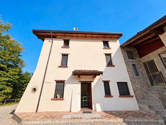 Casa con 5 locali in vendita in Frazione Rezzano, Carpaneto Piacentino