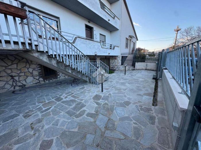 Casa con 6 locali in vendita in Via Benevento, Centro, Avezzano