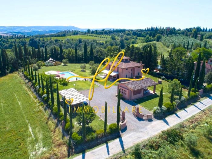 Casa con 6 locali in vendita in Peccioli