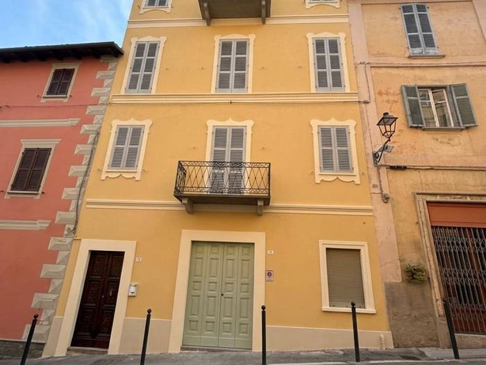 Casa con 6 locali in vendita in Via Roma, Vignale Monferrato
