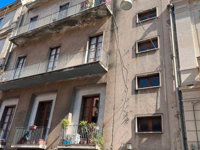 Appartamento con 6 locali in vendita in XX Settembre Tribunale, Catania
