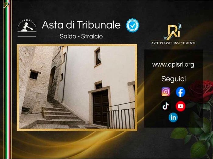 Casa quadrilocale in vendita in Via Triponzo A, Centro Storico, Spoleto