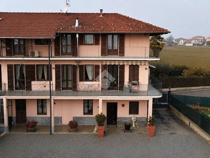 Casa con 6 locali in vendita in VIA SANTA MARIA, Candelo