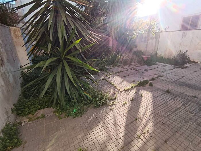 Appartamento trilocale in vendita in Via Puglia, Centro, Guagnano