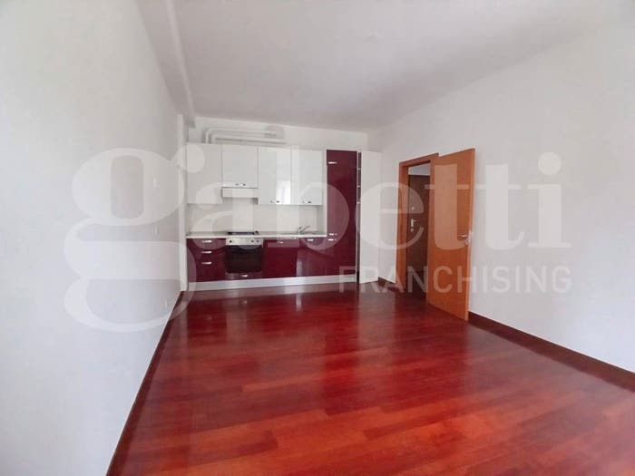 Appartamento trilocale in affitto in Corso di Porta Romana, Quadronno Crocetta, Milano