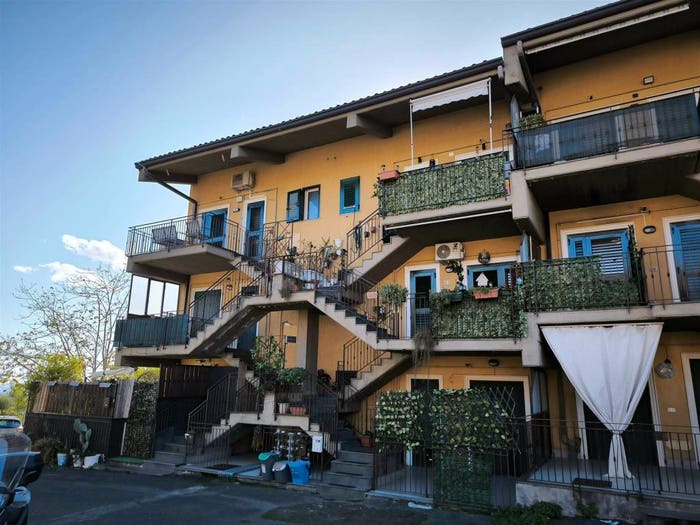 Appartamento trilocale in vendita in Via Scale Sant'Antonio, Centro, Aci Catena