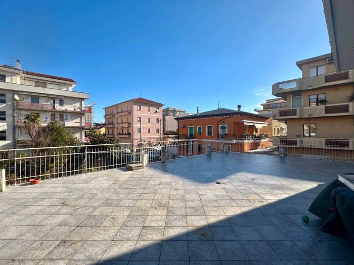 Appartamento con 5 locali in vendita in Via Francesco Ferdinando d'Avalos, Stadio Lungomare Colombo, Pescara
