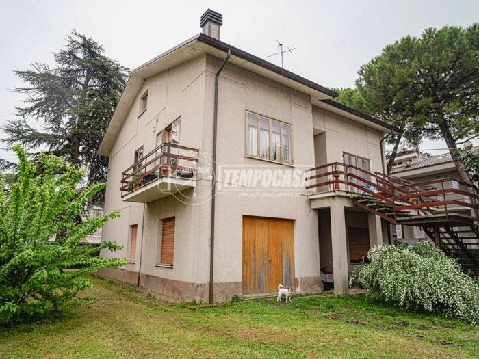 Casa con 6 locali in vendita in Via Sabotino, Centro Storico, Fano