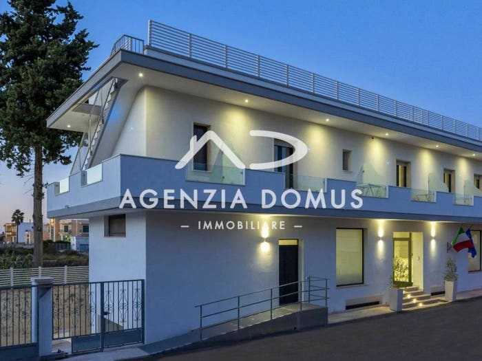 Casa con 6 locali in vendita in Via Monti, Centro, Racale