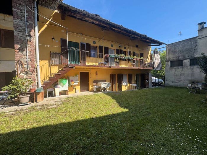 Casa con 5 locali in vendita in Frazione Erasca, Paesana
