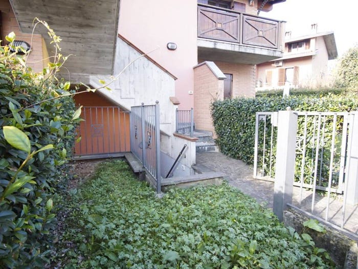 Appartamento trilocale in vendita in Via Pasubio, Azzano San Paolo