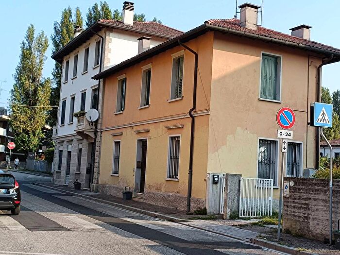 Casa con 6 locali in vendita in Via Pirano, Volontari Planis, Udine