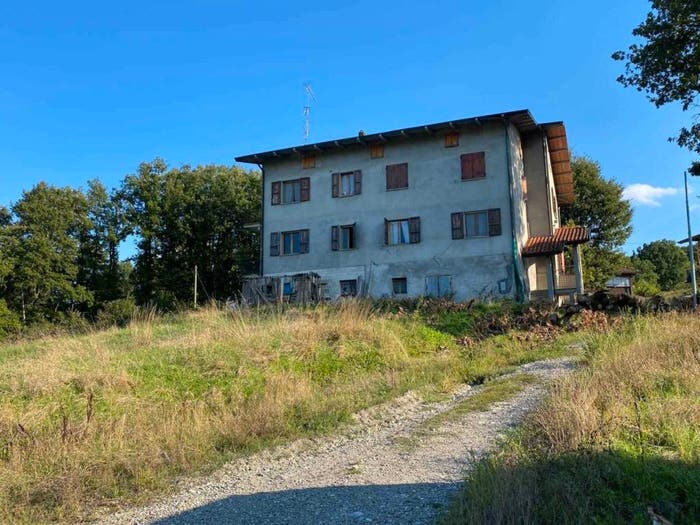 Casa con 6 locali in vendita in Via Cesola, Vetto
