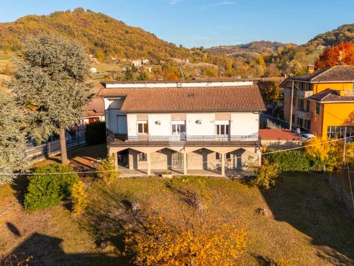 Casa con 6 locali in vendita in Via Lolli, La Vecchia, Vezzano sul Crostolo