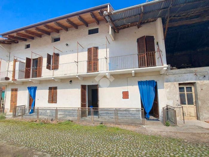 Casa con 5 locali in vendita in Via Umberto I, Verrone
