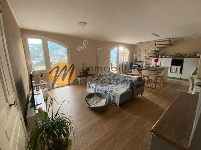 Casa quadrilocale in vendita in Via degli Olandesi, Centro, Camporosso
