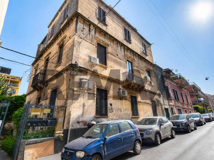 Appartamento trilocale in vendita in Via Paolo Bentivoglio, Gioeni, Catania